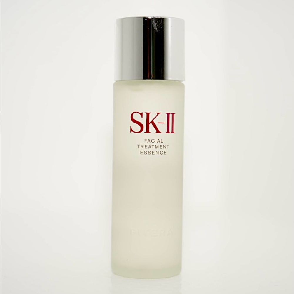 Facial Treatment Essence Anti-Aging Toner in VIP Box